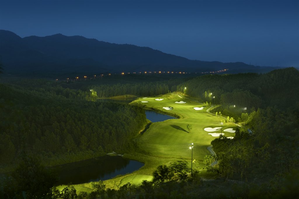 Bà Nà Hills Night Golf